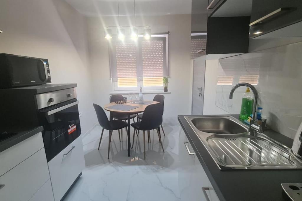 Mias Luxury Apartment Rijeka Ngoại thất bức ảnh